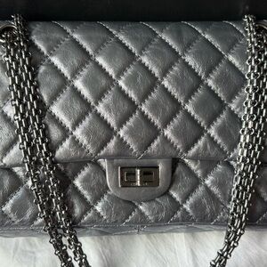 08A Chanel 2.55 Reissue 226 Dark Silver